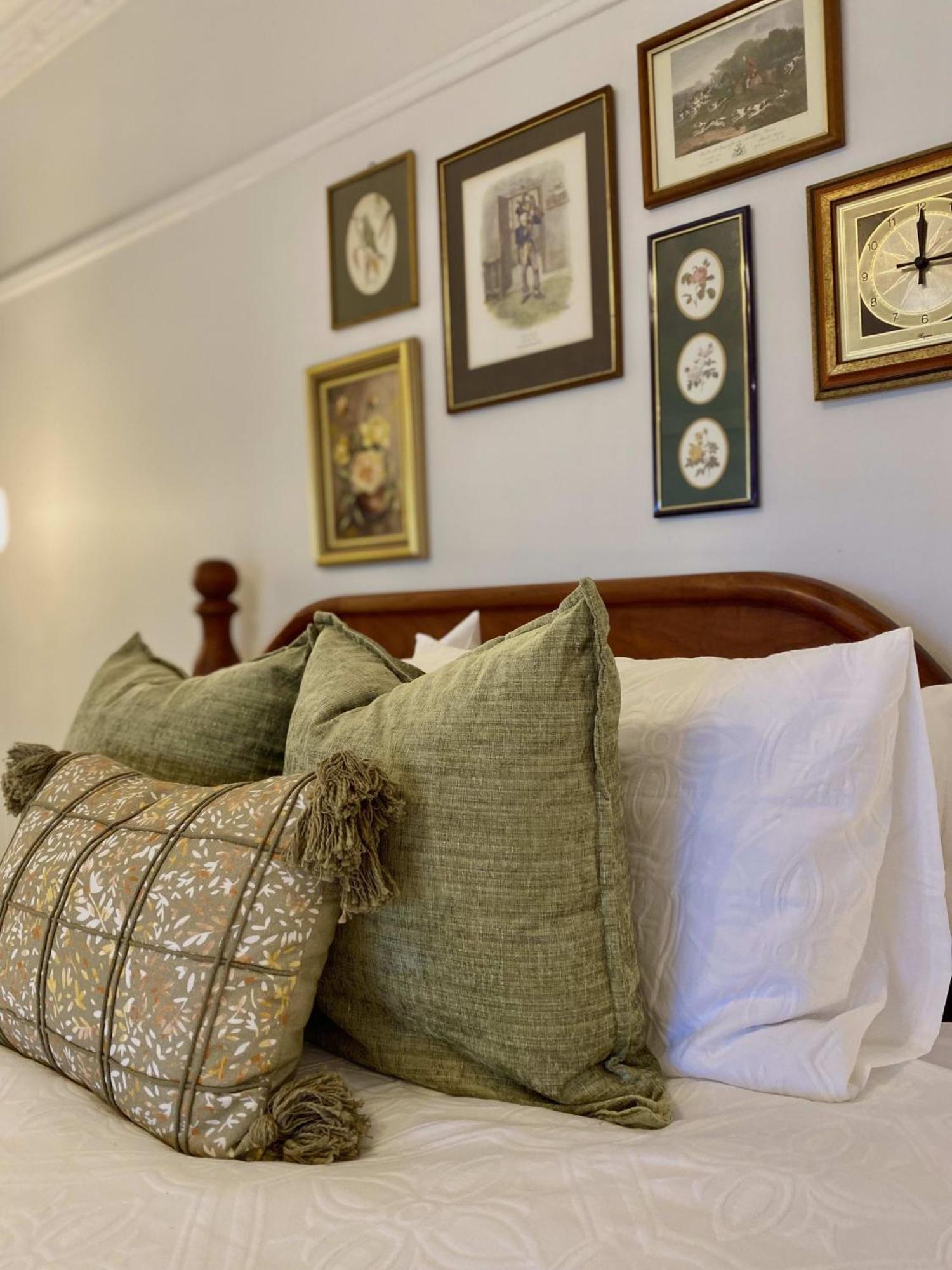 Apartment Deodar Amid Century Old Trees Wentworth Falls