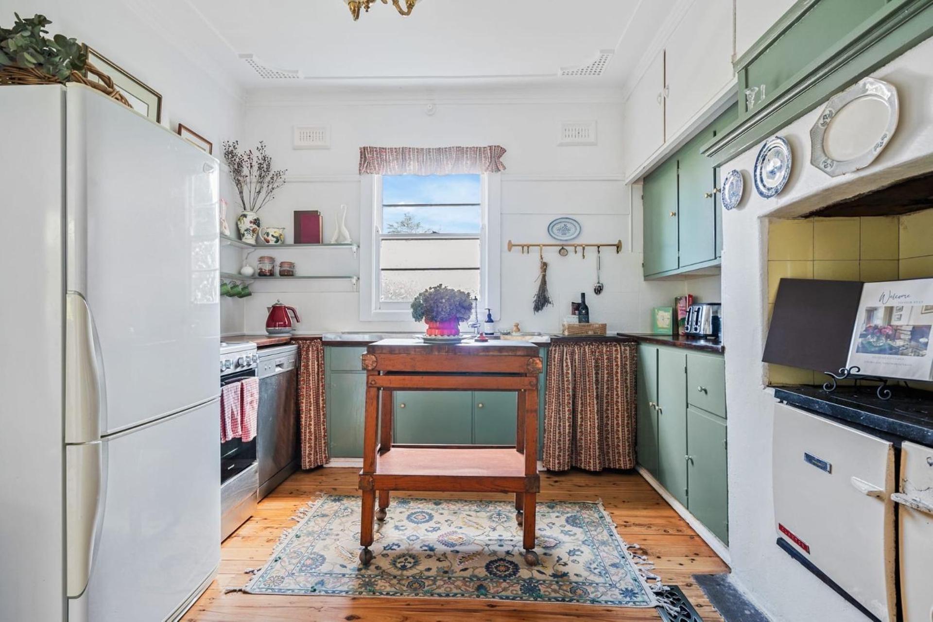 Apartment Deodar Amid Century Old Trees Wentworth Falls